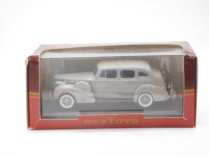 Packard Super 8 Sedan (B7)