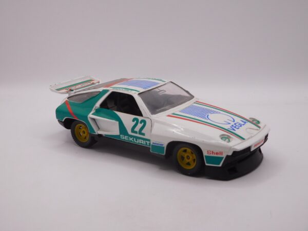 Porsche 928