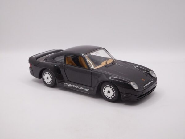 DSCN5621 Porsche 959
