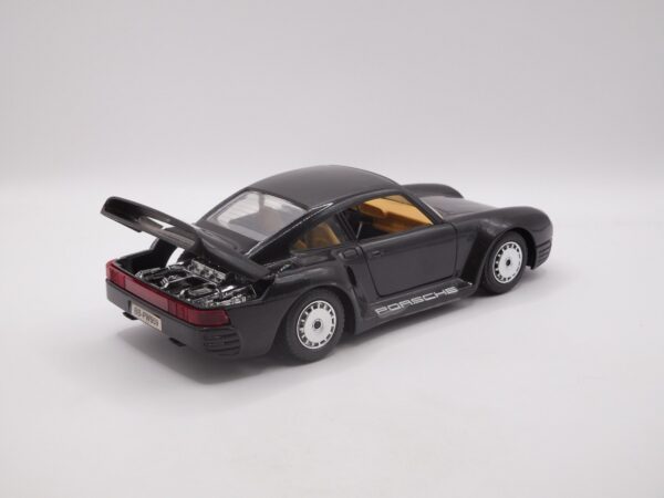 DSCN5622 Porsche 959