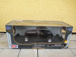 1932 Ford Five-Window Coupe (MH3)