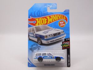 DSCN4299 Volvo 850 Estate